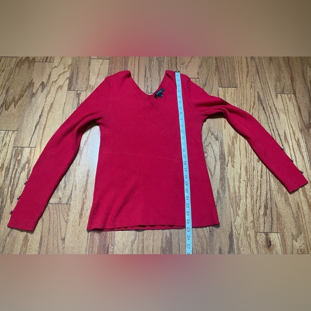 Ann Taylor- Bold‎ Red V-Neck Sweater with Pearls on the Sleeves Size L - Picture 7 of 10